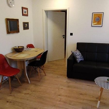 Cute Apartment Marla Art Close To Center Πούλα Εξωτερικό φωτογραφία