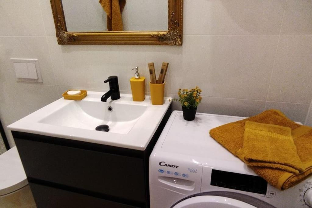 Cute Apartment Marla Art Close To Center Πούλα Εξωτερικό φωτογραφία