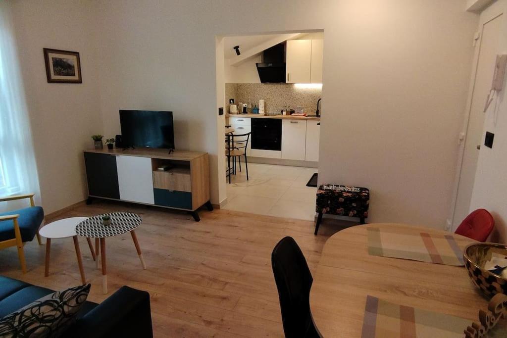 Cute Apartment Marla Art Close To Center Πούλα Εξωτερικό φωτογραφία